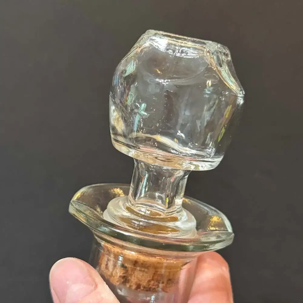 Unbranded clear glass